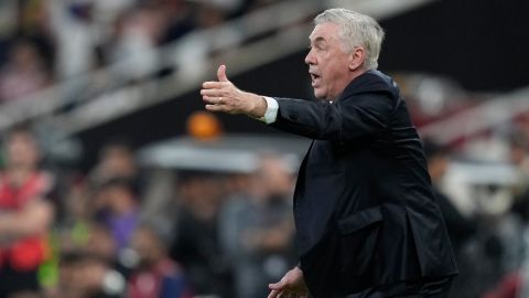 Carlo Ancelotti durante el choque ante el FC Barcelona por la Supercopa de España.