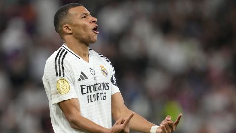 Kylian Mbappé durante un encuentro ante el FC Barcelona.