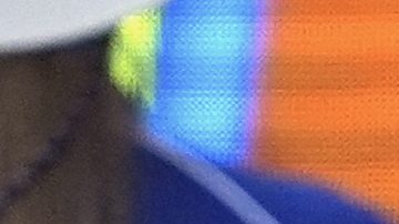 Daniil Medvedev se muestra frustrado ante Kasidit Samrej en la primera ronda del Australian Open 2025.