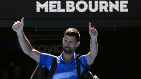 Novak Djokovic se retiró de la semifinal del Australian Open entre abucheos del público