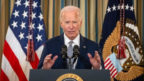 El presidente Joe Biden habla sobre los últimos acontecimientos en Nueva Orleans y Las Vegas durante un evento en el Comedor de Estado de la Casa Blanca, el jueves 2 de enero de 2025, en Washington.