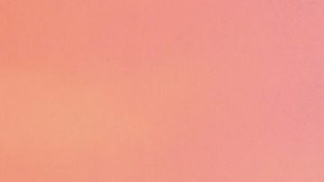 Carolina Sandoval está feliz con su nueva casa de dos plantas.