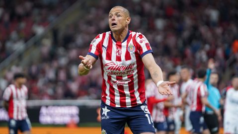 Javier "Chicharito" Hernández durante un encuentro de Chivas.
