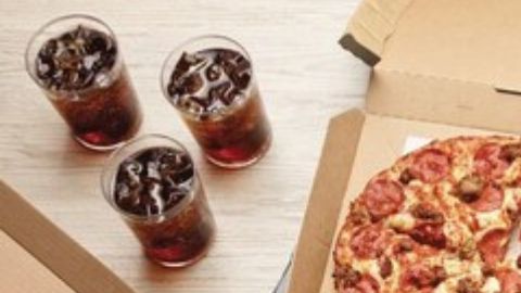 Domino's lanza oferta para comenzar el año con un descuento del 50% en todas las pizzas.