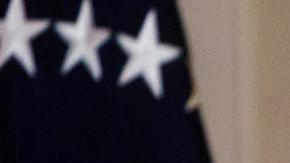 Liz Cheney recibió una ovación de pie cuando le fue entregada la medalla.