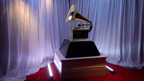 La fecha de los Grammy se mantiene fijada para el 2 de febrero.