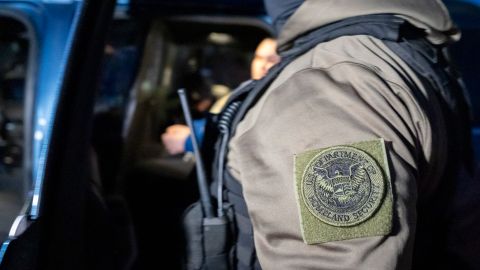Gobierno de Trump arrestó a casi 1,000 migrantes indocumentados el domingo