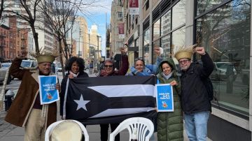 Reinas Magas protestan en oficinas de New Fortress de Nueva York