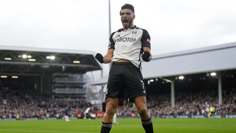 Raúl Jiménez con el Fulham.
