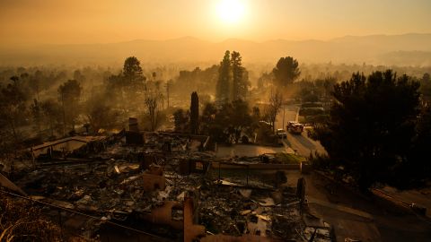 Varias zonas de Los Ángeles se han reducido a escombros.