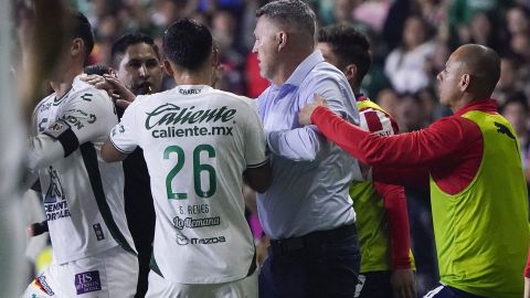 Momento de la patada de Óscar García a James Rodríguez.