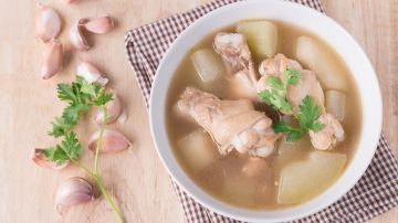 Las sopas ligeras son fáciles de digerir y ricas en nutrientes.