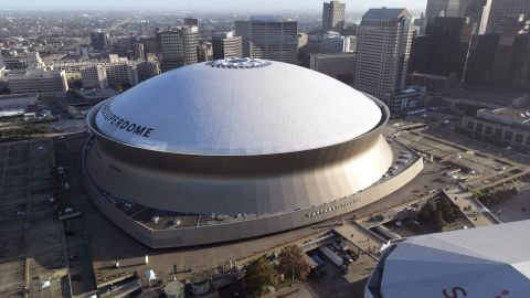 Una vista aérea del Caesars Superdome.