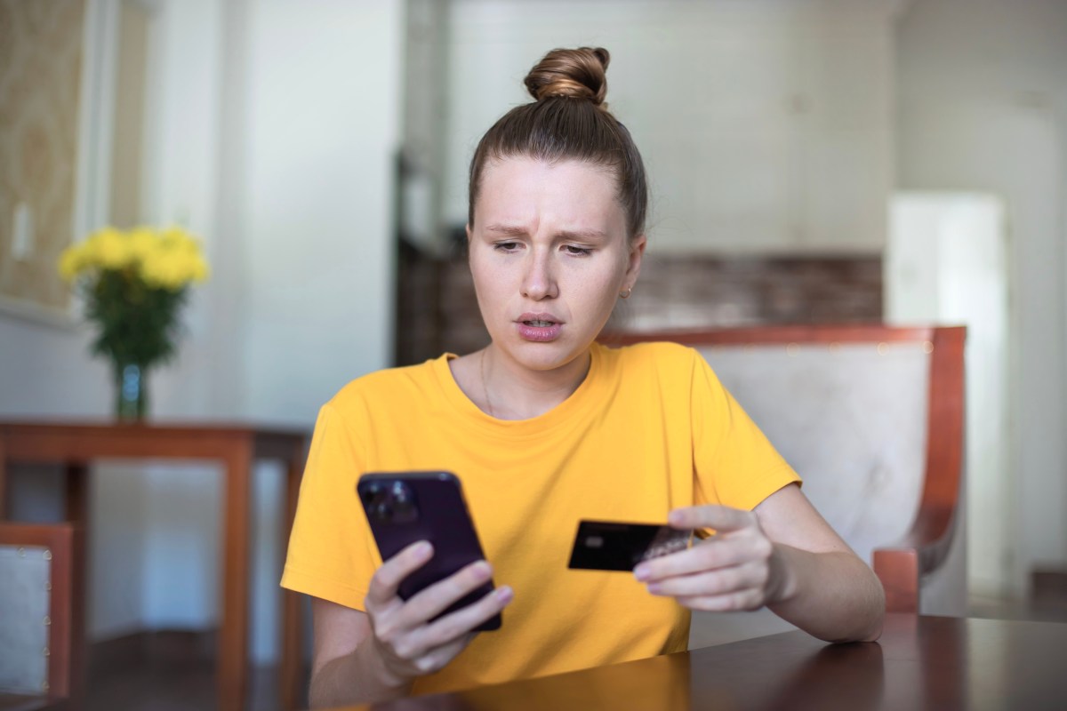 Ex trabajador de McDonald’s es acusado de tomar fotografías de las tarjetas bancarias de los clientes 