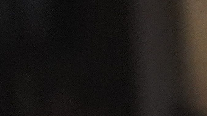 El base de los Cleveland Cavaliers, Ty Jerome (2), hace un gesto después de anotar una canasta de tres puntos en la primera mitad de un partido de baloncesto de la NBA contra los New Orleans Pelicans, el miércoles 20 de noviembre de 2024, en Cleveland.