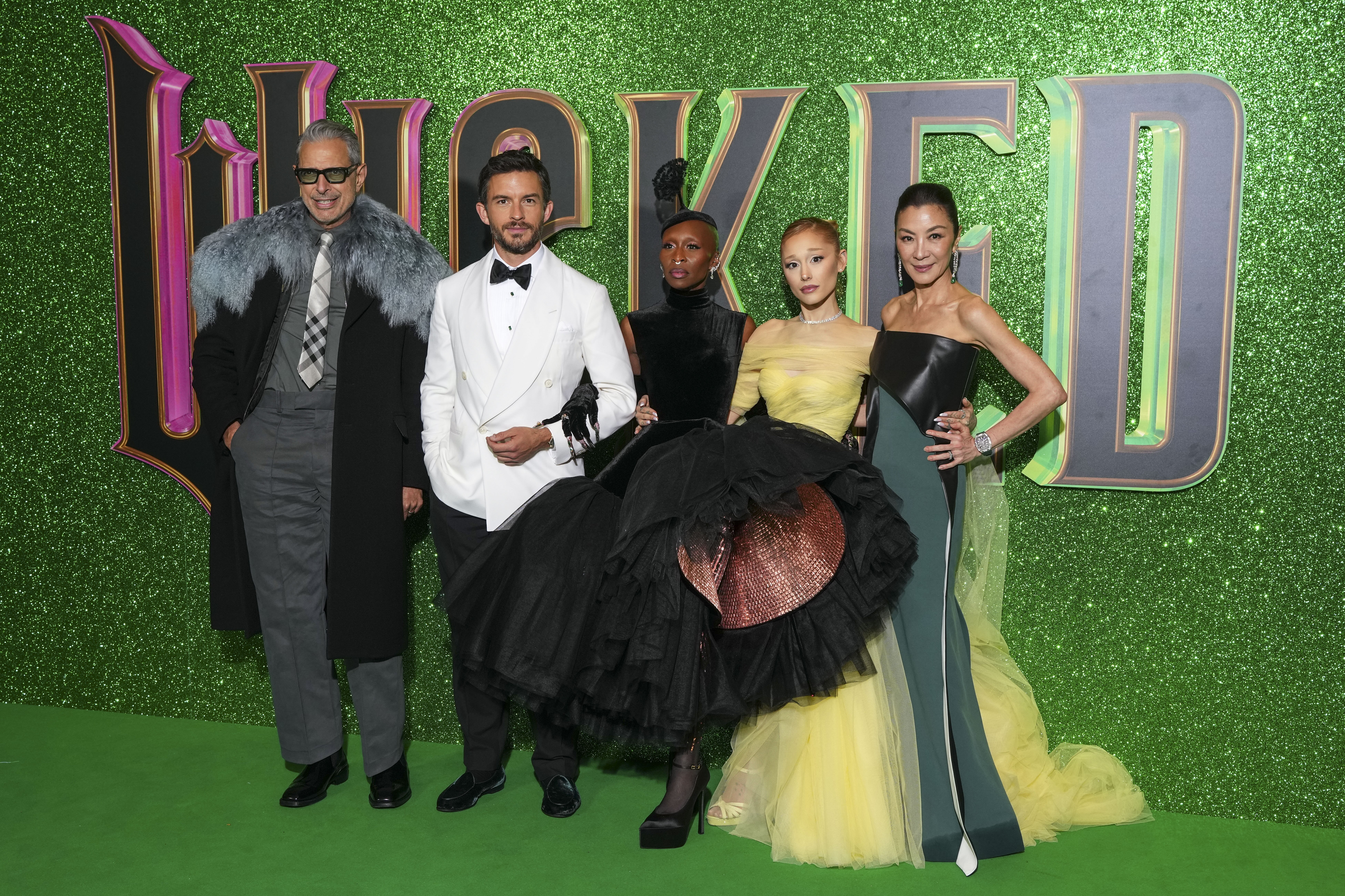 Jeff Goldblum, Jonathan Bailey, Cynthia Erivo, Ariana Grande y Michelle Yeoh forman parte del elenco de 'Wicked'.