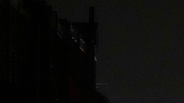 Graban el momento exacto de la explosión en Filadelfia por accidente aéreo