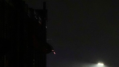 Graban el momento exacto de la explosión en Filadelfia por accidente aéreo
