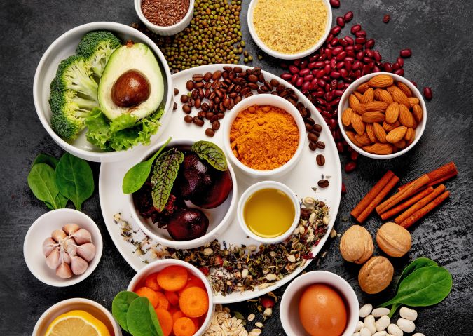Hay 8 alimentos antiinflamatorios que se puede incluir en la dieta diaria.