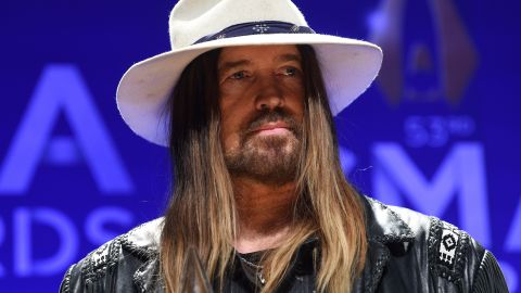 Trace Cyrus comentó que el comportamiento de Billy Ray ha causado preocupación en su familia.