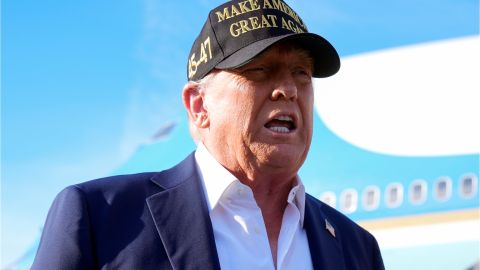 Donald Trump visita zonas de Los Ángeles devastadas por los incendios