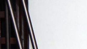 Derbez y Alessandra se suman a larga lista de famosos que perdieron alguna propiedad.