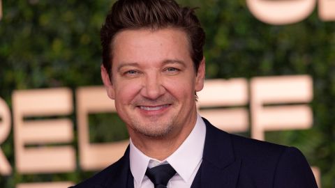 Jeremy Renner aseguró que se mantiene fuerte, amado y muy bendecido.