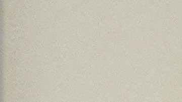 El presidente Donald Trump abraza a Allyson Phillips, madre de Laken Riley, antes de firmar la Ley Laken Riley en la Sala Este de la Casa Blanca, el miércoles 29 de enero de 2025, en Washington.