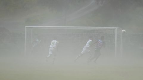 Partido de fútbol en Ecuador. Imagen referencial.