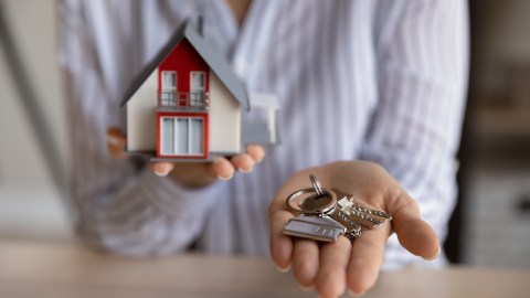 Desde hace un tiempo, Amazon está innovando con las ofertas de mini casas, para ayudar a las comunidades a tener acceso a viviendas asequibles.