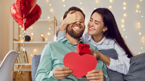 No esperes el último momento para comprarle un regalo a tu pareja. San Valentín es una fecha que a ningún enamorado le gusta saltarse.
