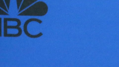 La mexicana Salma Hayek será una de las presentadoras de los Golden Globes 2025.