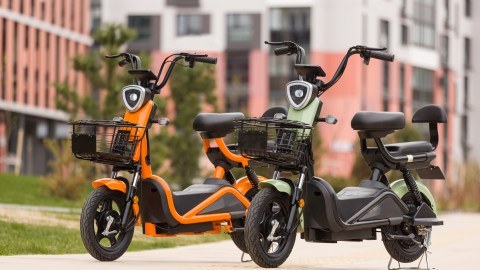 Al tratarse de un dispositivo que utiliza una batería de iones de litio, debes tener precauciones para evitar cualquier riesgo de incendio.