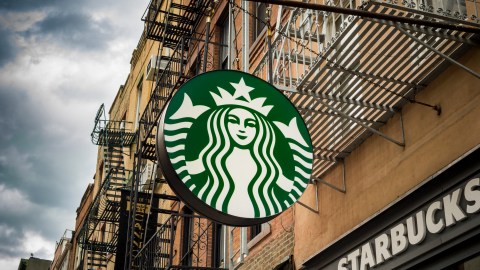 Starbucks cerrará algunas de sus tiendas en Estados Unidos.