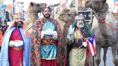 Desfile de los Tres Reyes Magos en Brooklyn.