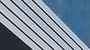 En las entradas de los hoteles convertidos en 'shelters' ya no hay la misma algarabía