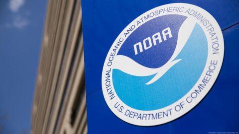 La NOAA ha estado en la mira de los ideólogos conservadores detrás del Proyecto 2025.