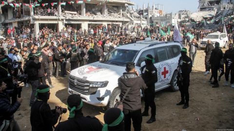 Tres policías murieron luego de un ataque israelí.