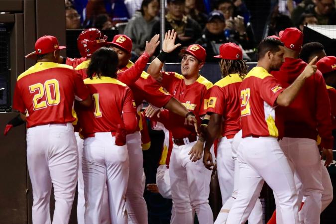 El roster de España está conformado por gran cantidad de latinos.