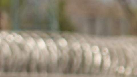 Abbott, cercano a los ideales de Trump, se ha convertido en uno de los pioneros de las políticas antiinmigrantes en el país.