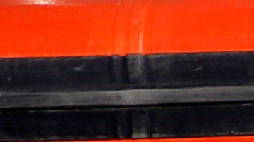 La Guardia Costera expresó que sus buzos continuaban buscando a una persona desaparecida en las aguas heladas.