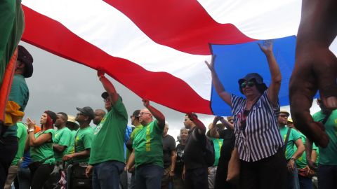 Protesta contra la Junta y la deuda de Puerto Rico