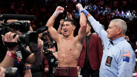 Dmitry Bivol afirma que no le preocupa la pelea entre Benavídez vs Morrell.