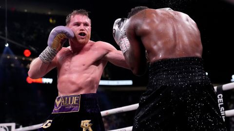 Canelo Álvarez podría enfrentar a Terence Crawford en septiembre.