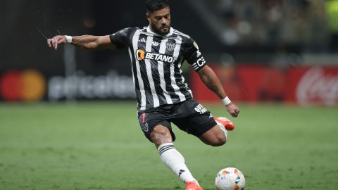 Hulk durante un partido de Copa Libertadores con Atlético Mineiro.