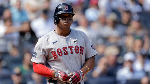 Devers durante un encuentro de New York Yankees.