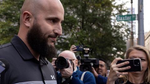 Mohamed Bahi al salir de la Corte Federal en Manhattan en octubre de 2024.