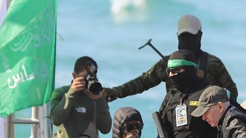 Las negociaciones debieron de haber comenzado el lunes.