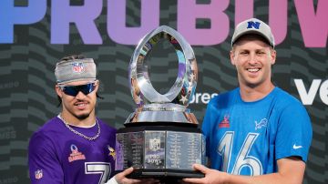 Byron Murphy (L) y Jared Goff (R) fueron nombrados los Jugadores Más Valiosos del Pro Bowl.