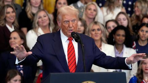 La norma de Trump define masculino y femenino, no por diferencias físicas o cromosómicas, sino por la función reproductiva.